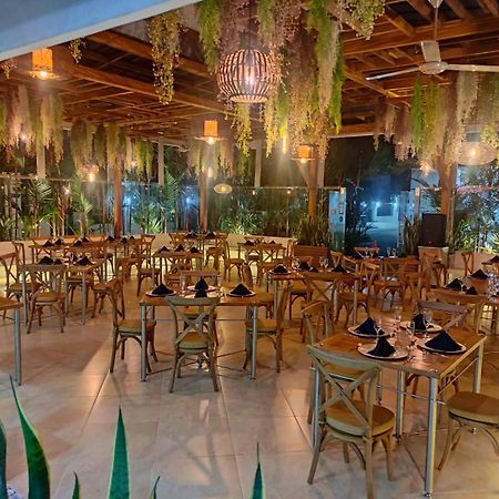 Hotel Wayra Club 아카시아 외부 사진